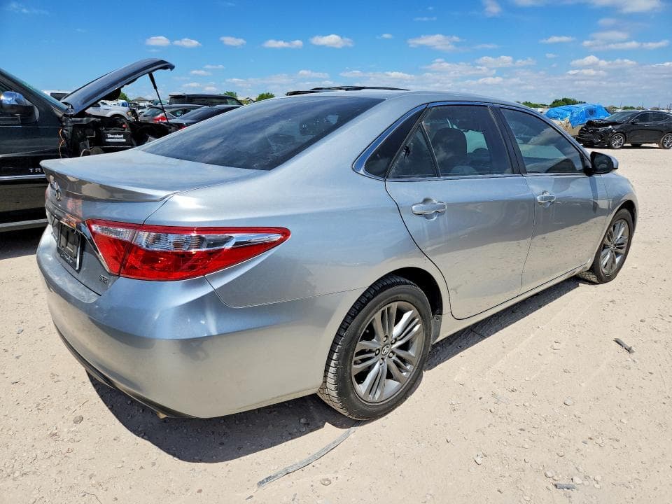 2017 TOYOTA CAMRY SE SE 3