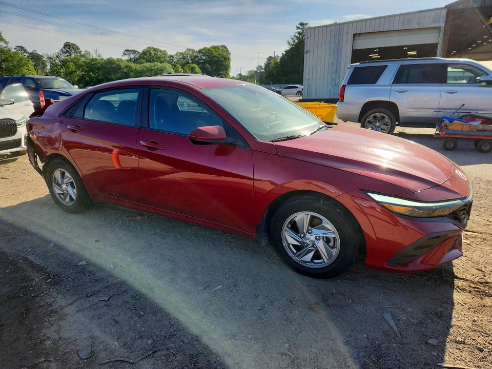 2025 HYUNDAI ELANTRA SE SE 5