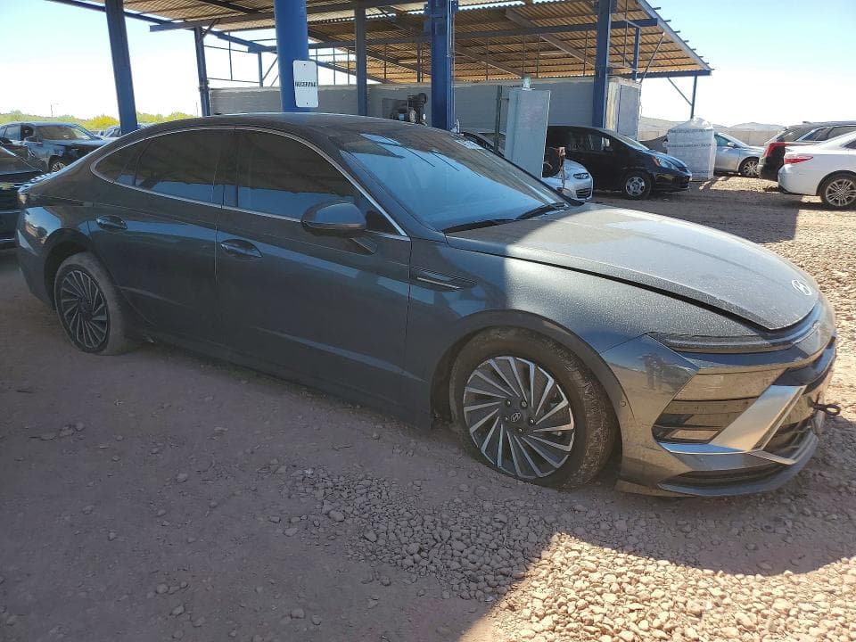 2025 HYUNDAI SONATA HYBRID LIMITED 4