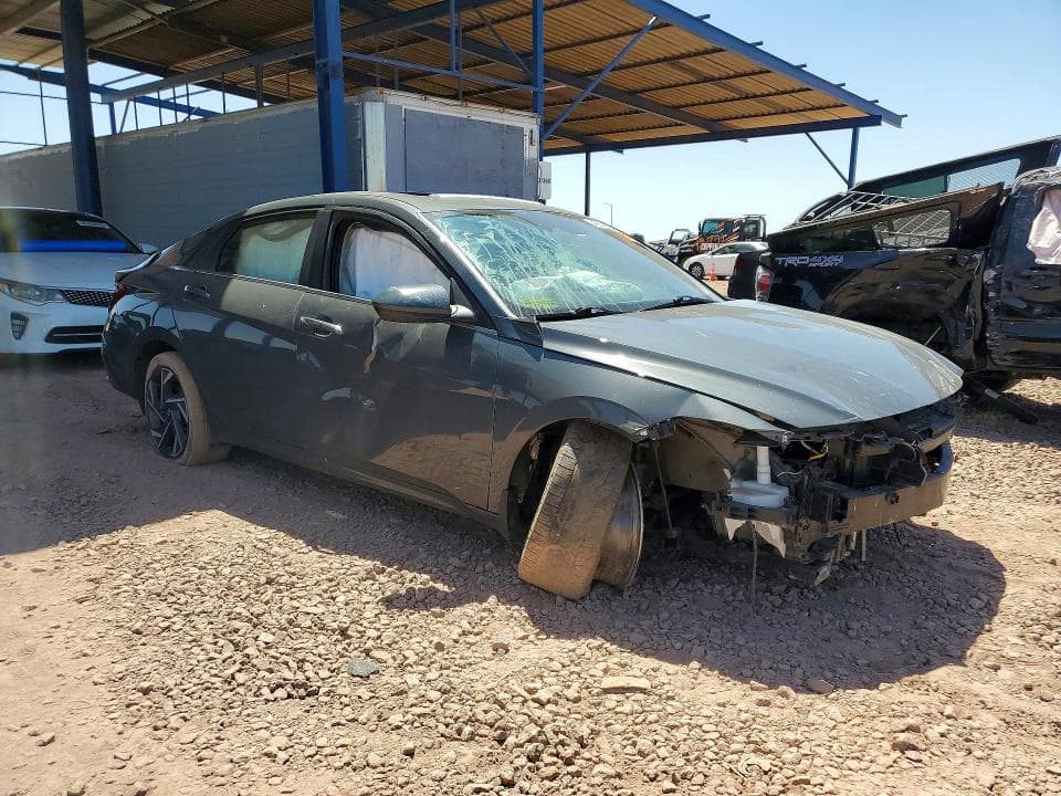 2024 HYUNDAI ELANTRA SEL 4