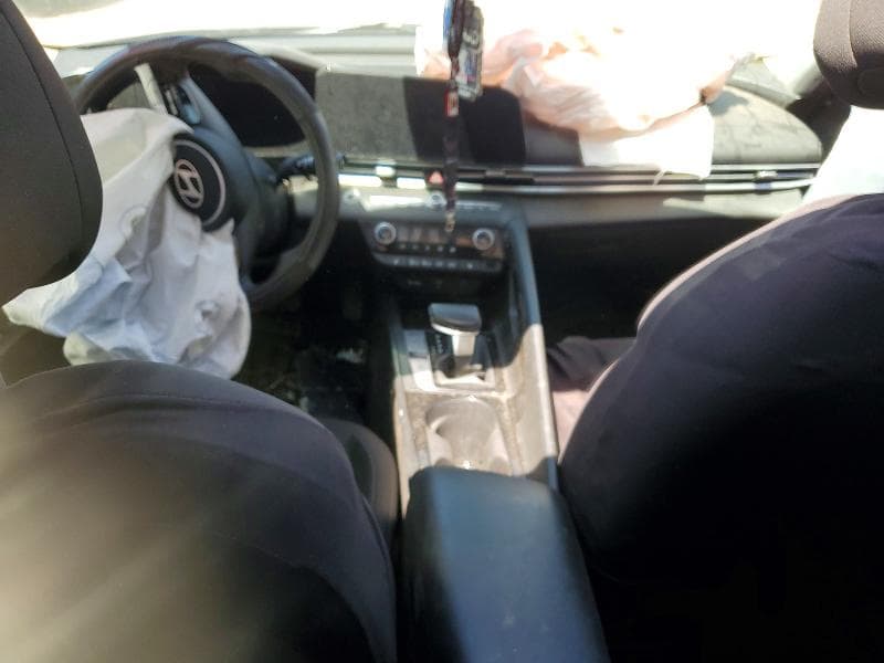 2024 HYUNDAI ELANTRA SEL 8