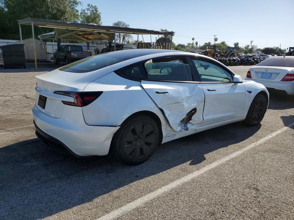 2025 TESLA MODEL 3 3