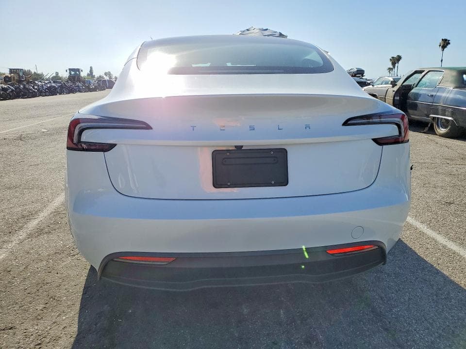 2025 TESLA MODEL 3 6