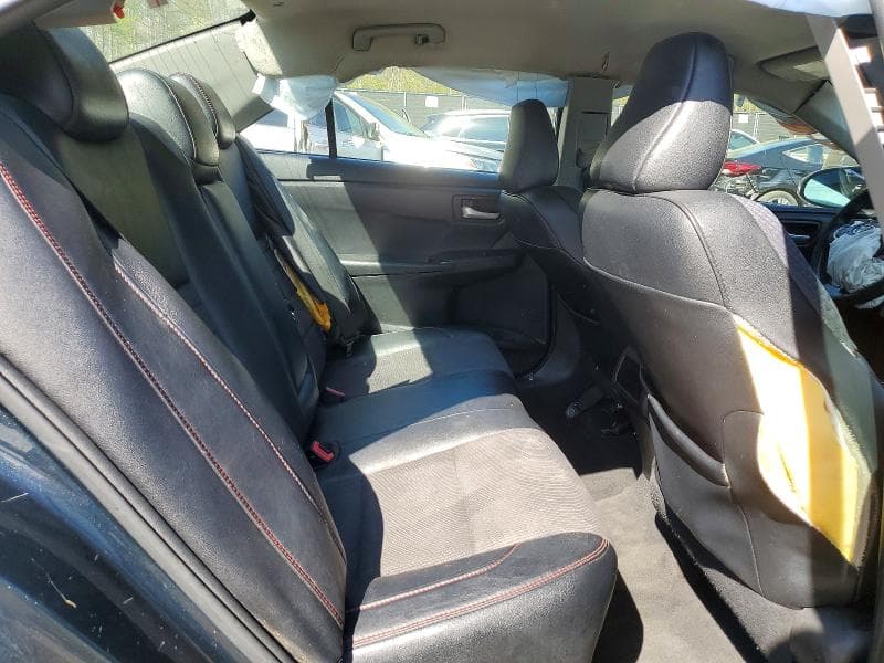 2017 TOYOTA CAMRY SE 10