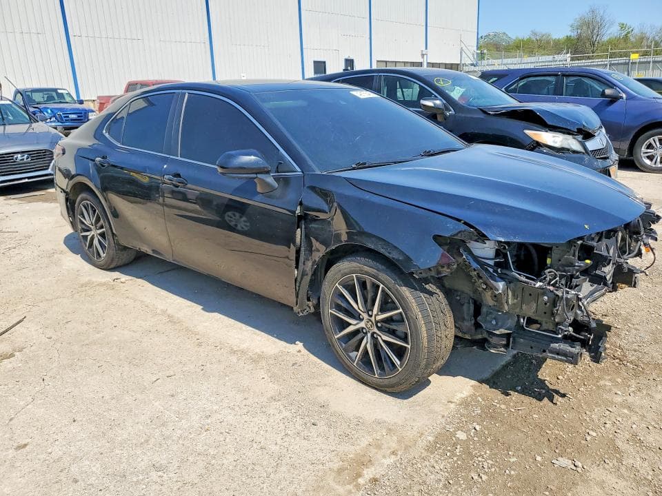 2021 TOYOTA CAMRY SE 4