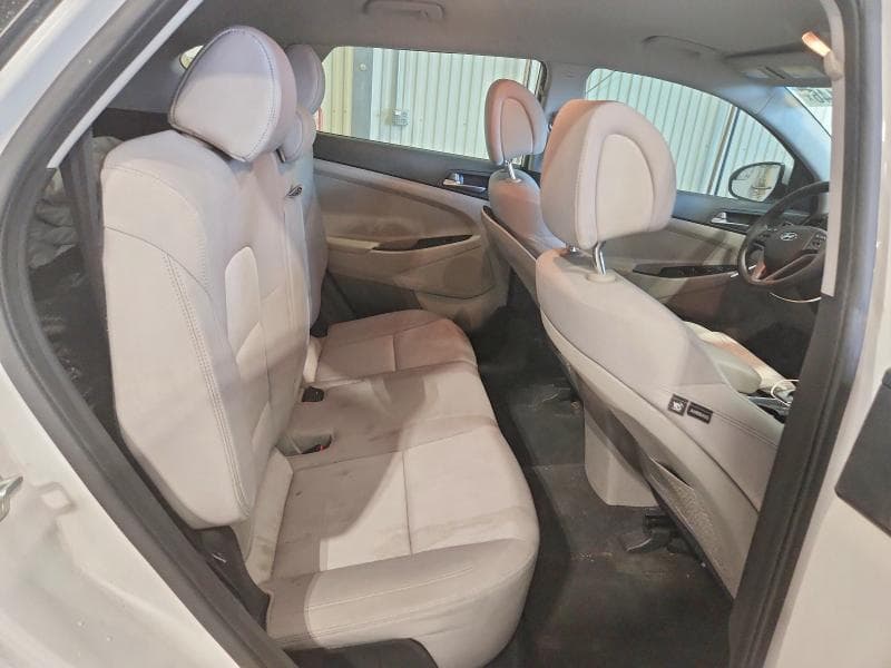 2017 HYUNDAI TUCSON SE 11