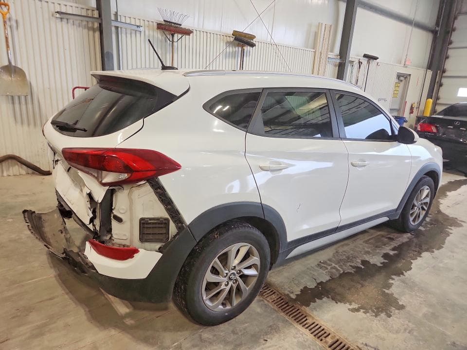 2017 HYUNDAI TUCSON SE 3