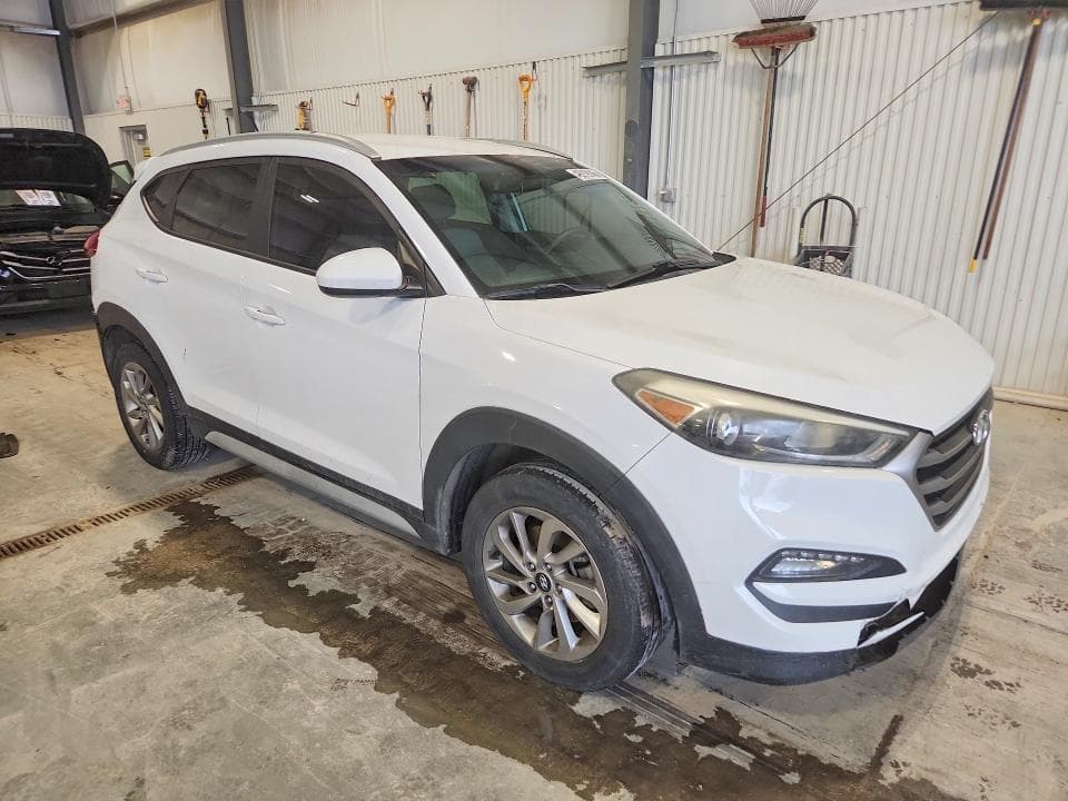 2017 HYUNDAI TUCSON SE 4
