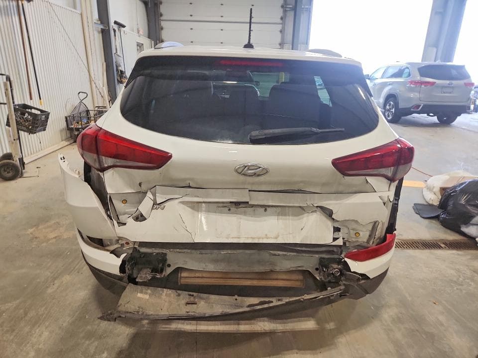 2017 HYUNDAI TUCSON SE 6