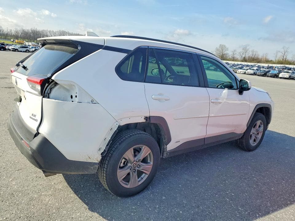 2024 TOYOTA RAV4 LE 3