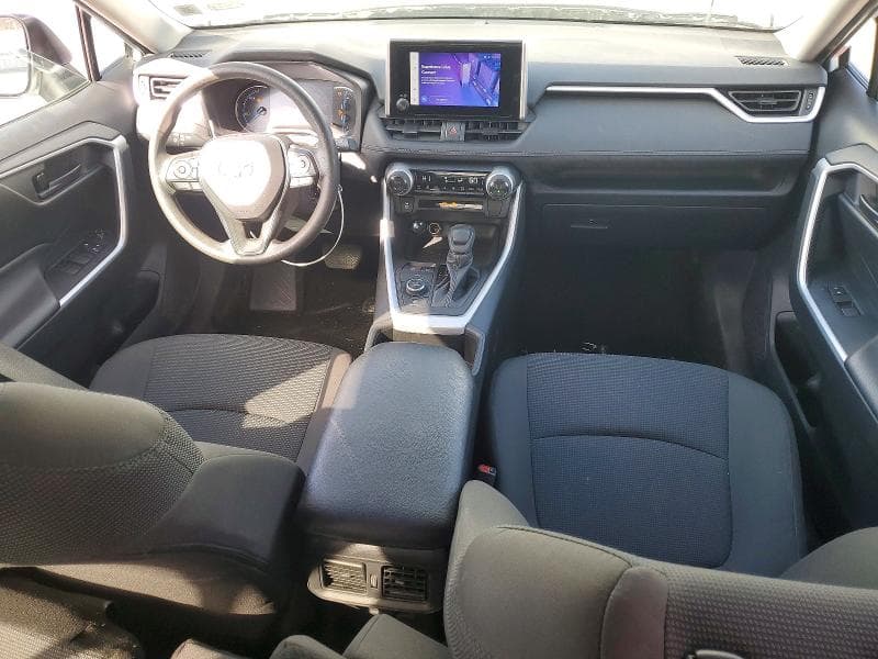 2024 TOYOTA RAV4 LE 8