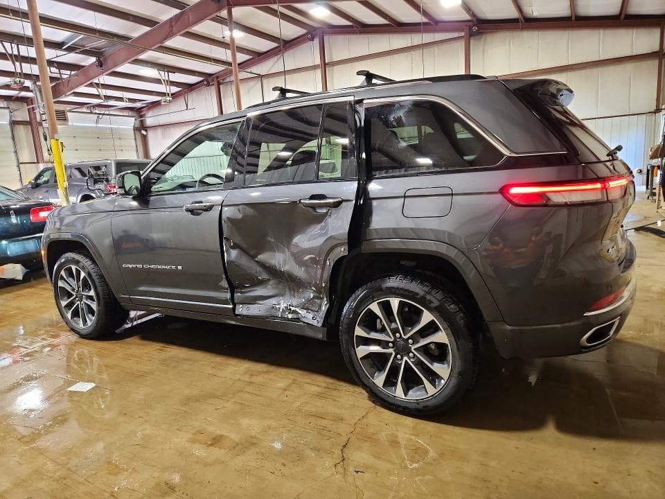 2022 JEEP GRAND CHEROKEE OVERLAND 2