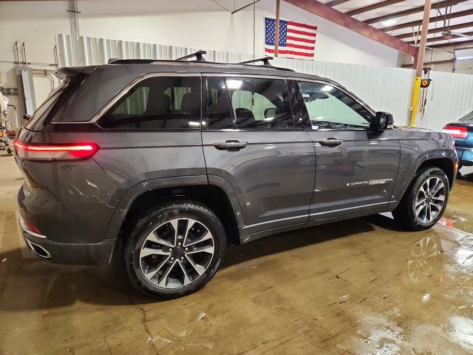 2022 JEEP GRAND CHEROKEE OVERLAND 3