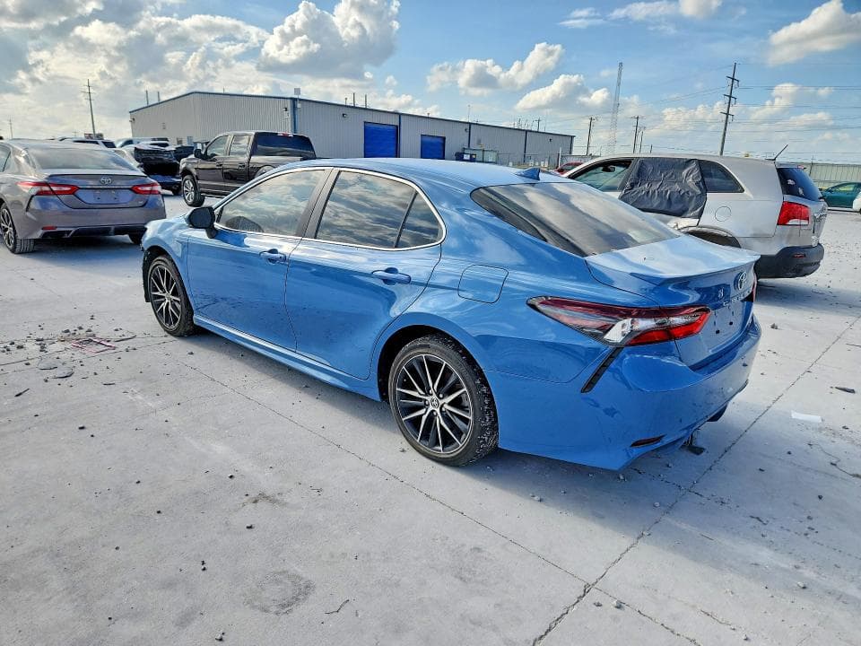 2023 TOYOTA CAMRY SE 2