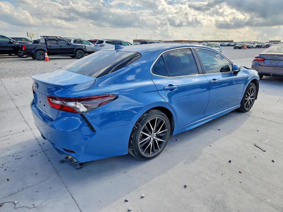 2023 TOYOTA CAMRY SE 3