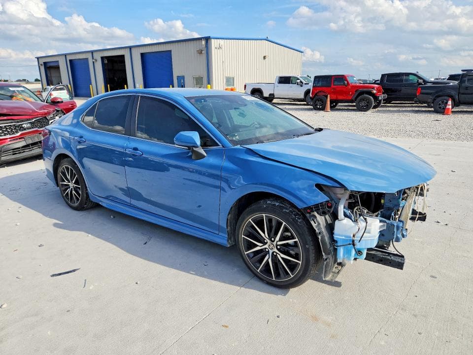 2023 TOYOTA CAMRY SE 4