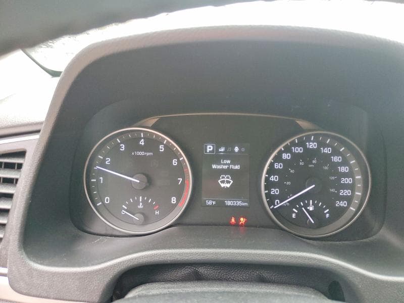2017 HYUNDAI ELANTRA SE 9
