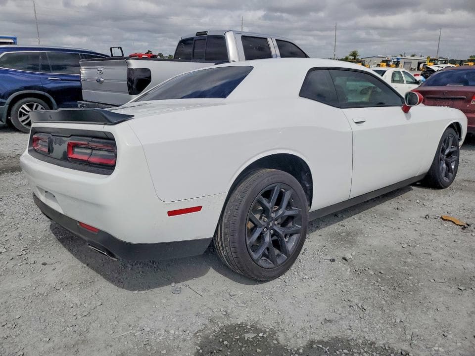 2023 DODGE CHALLENGER SXT 3