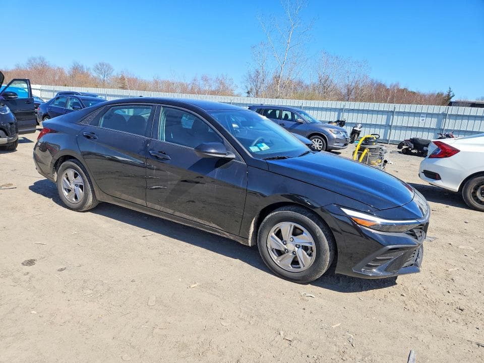 2025 HYUNDAI ELANTRA SE 4