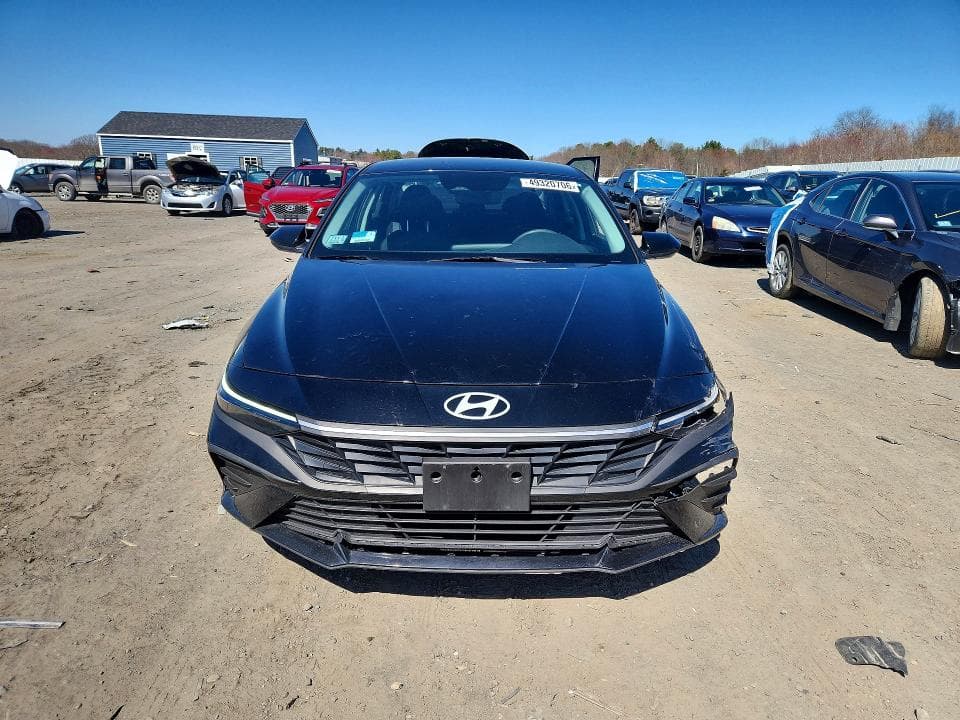 2025 HYUNDAI ELANTRA SE 5