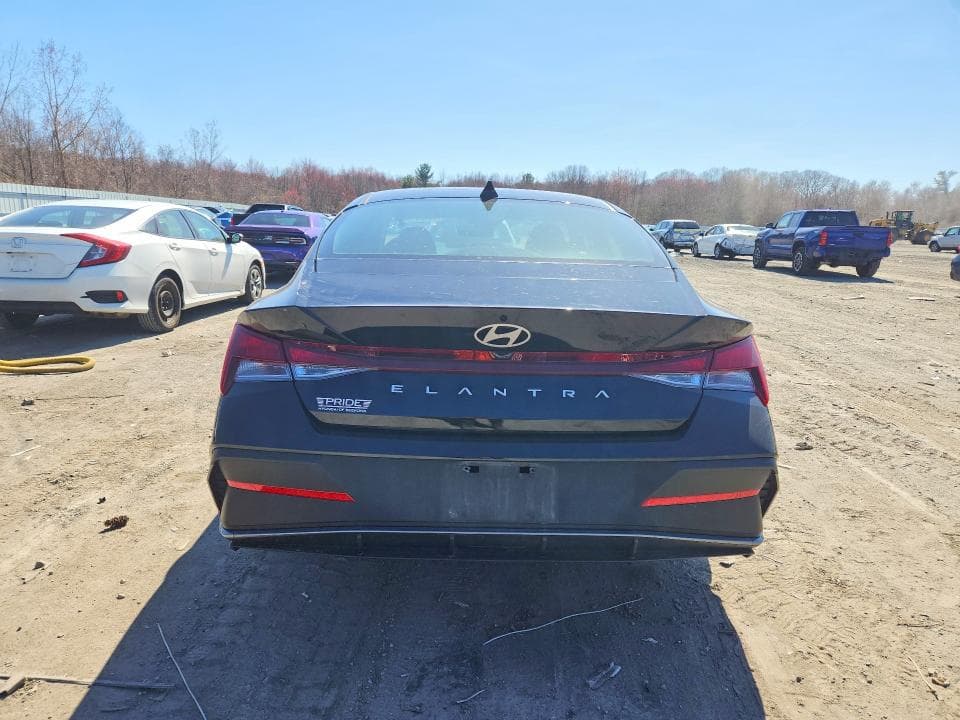 2025 HYUNDAI ELANTRA SE 6