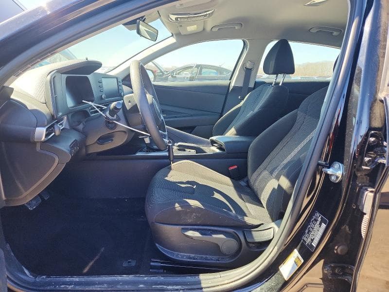 2025 HYUNDAI ELANTRA SE 7