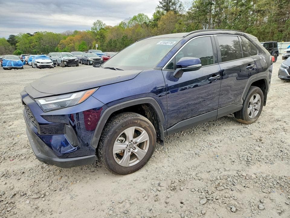 2025 TOYOTA RAV4 XLE 1