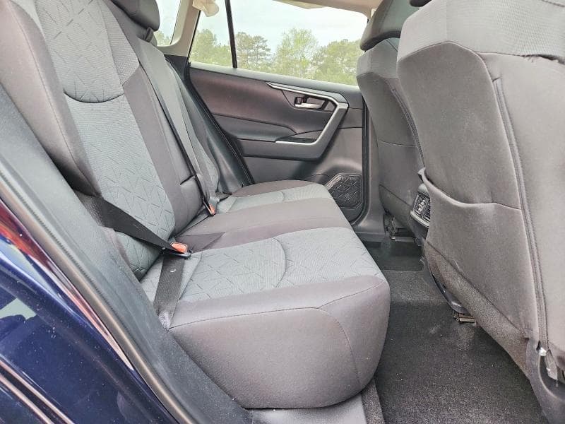 2025 TOYOTA RAV4 XLE 11
