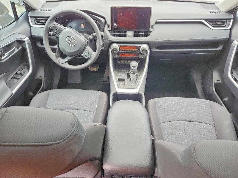 2025 TOYOTA RAV4 XLE 8