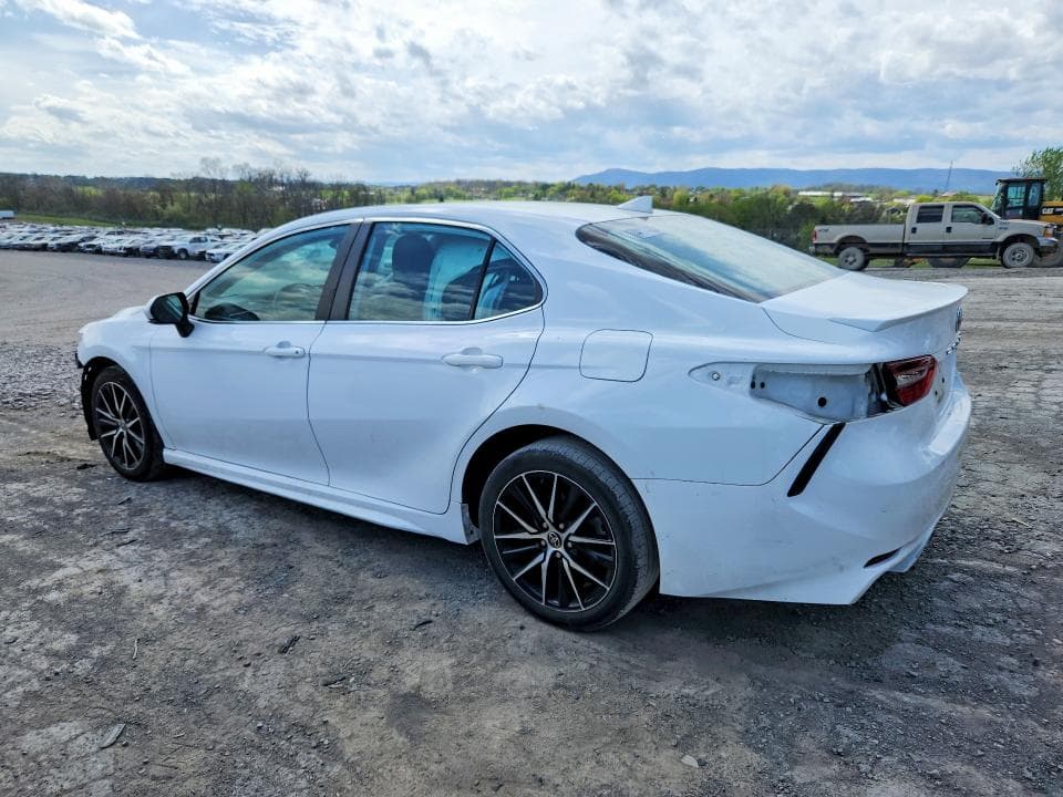 2022 TOYOTA CAMRY SE 2