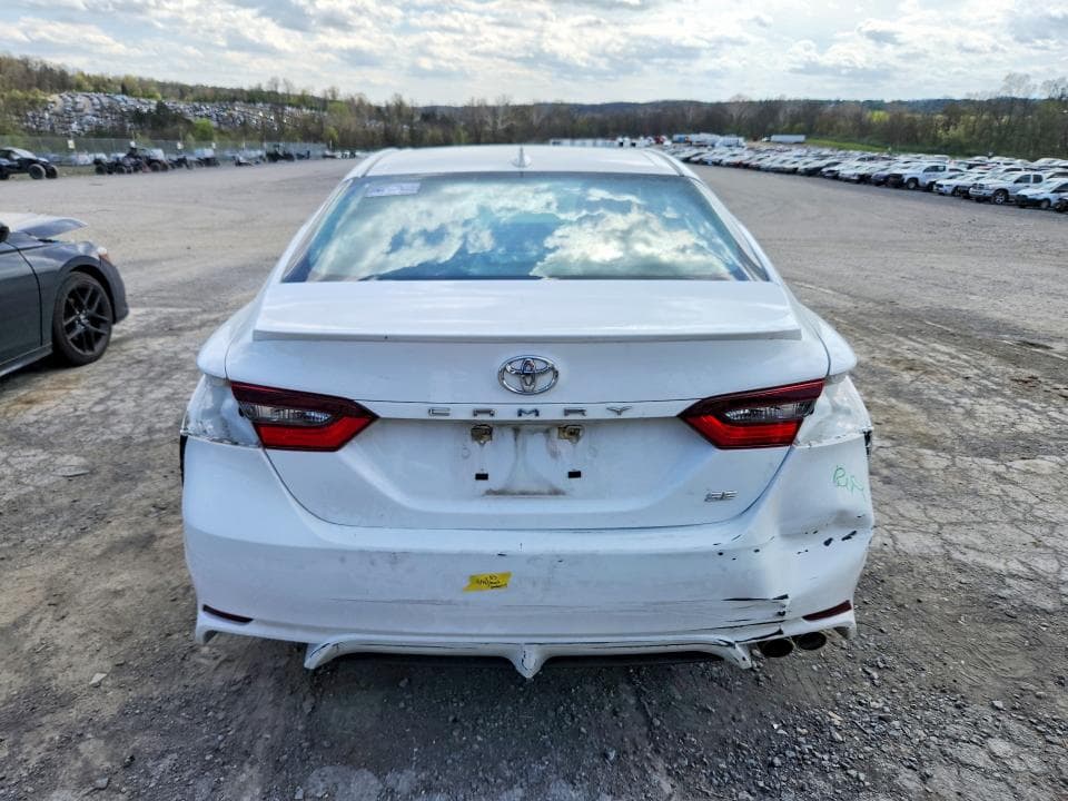 2022 TOYOTA CAMRY SE 6