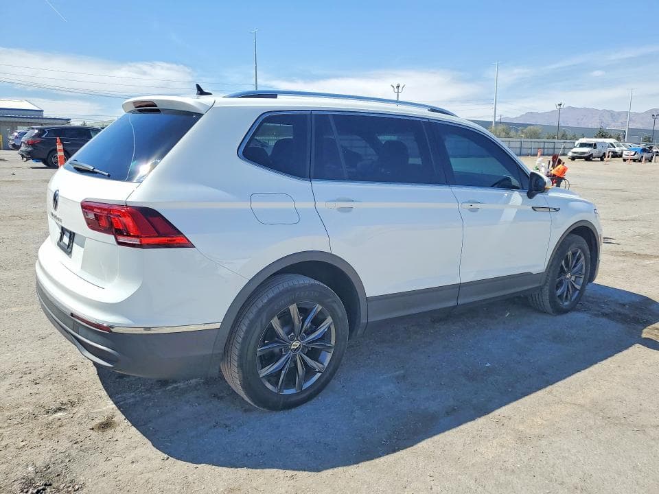 2022 VOLKSWAGEN TIGUAN SE 3