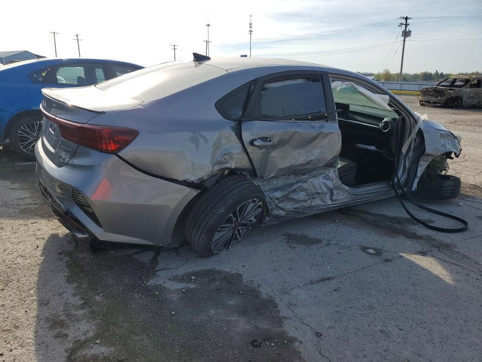 2022 KIA FORTE GT 3