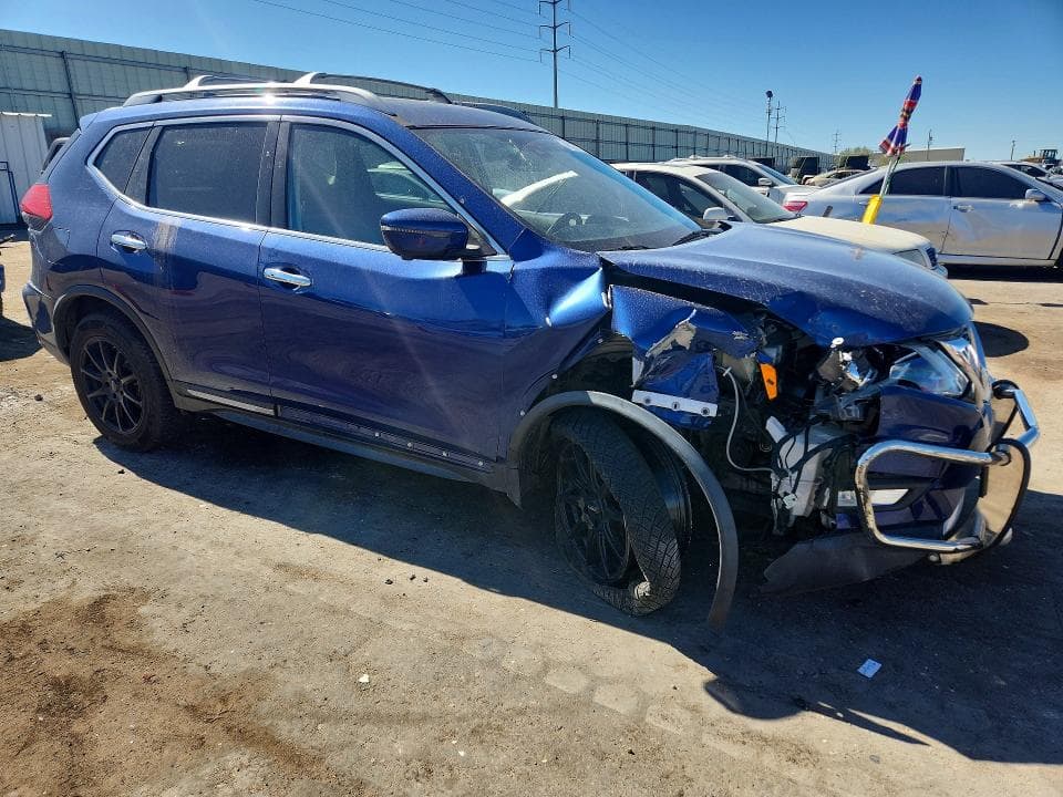 2017 NISSAN ROGUE SL 4