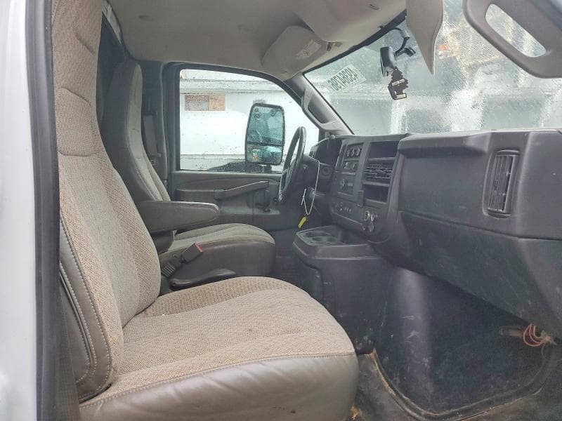 2023 CHEVROLET EXPRESS BOX TRUCK 11