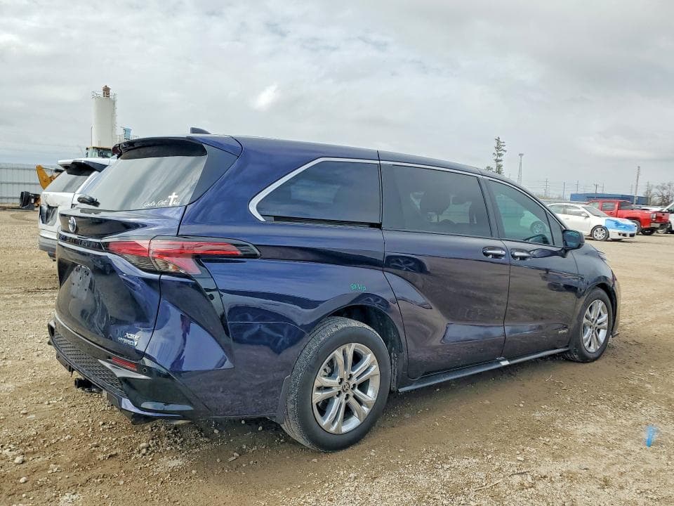 2021 TOYOTA SIENNA XSE XSE 3