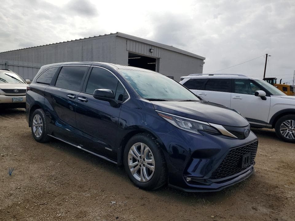 2021 TOYOTA SIENNA XSE XSE 4