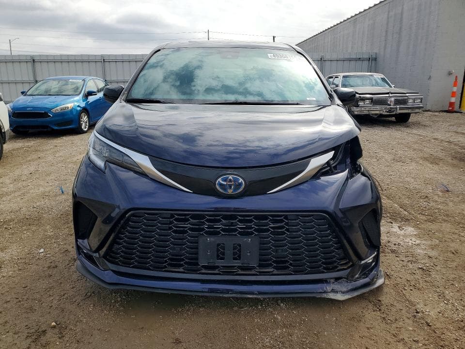 2021 TOYOTA SIENNA XSE XSE 5