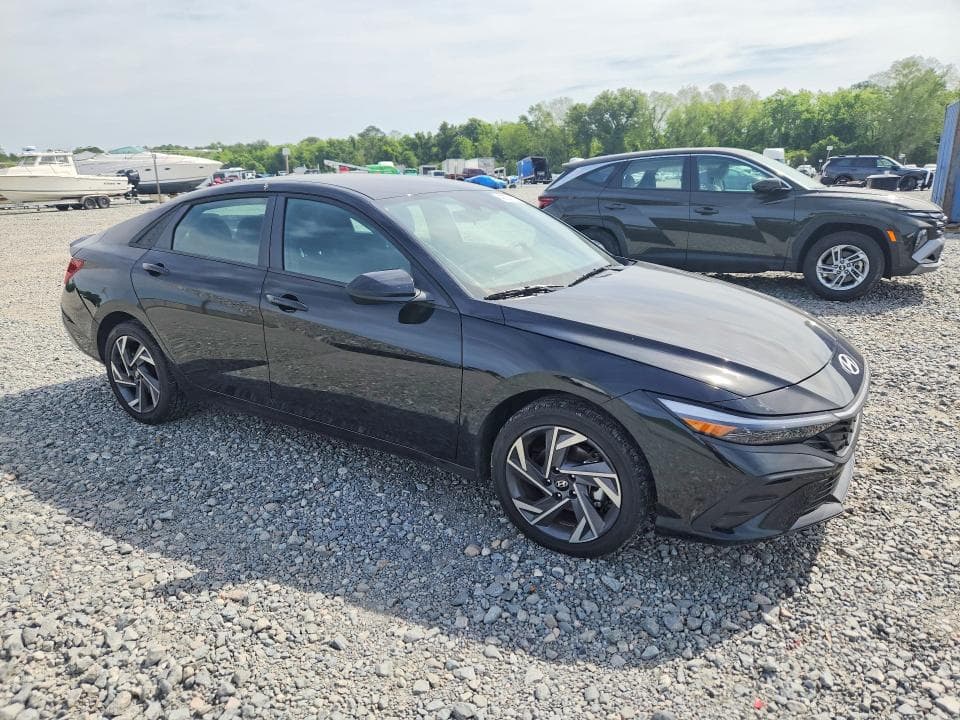 2025 HYUNDAI ELANTRA SEL SPORT 4