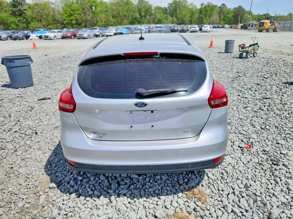 2017 FORD FOCUS SE SE 6