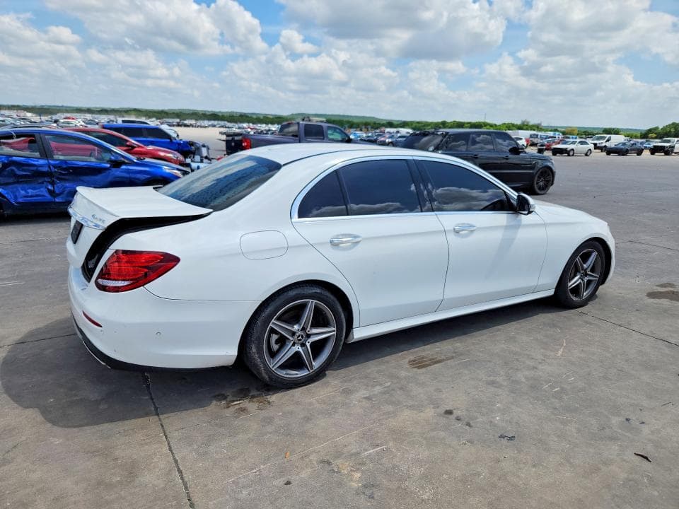 2017 MERCEDES-BENZ E 300 4MATIC 3