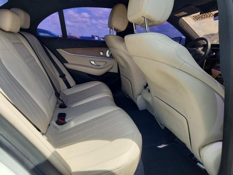 2017 MERCEDES-BENZ E 300 4MATIC 10