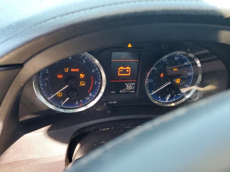 2018 TOYOTA COROLLA L 9