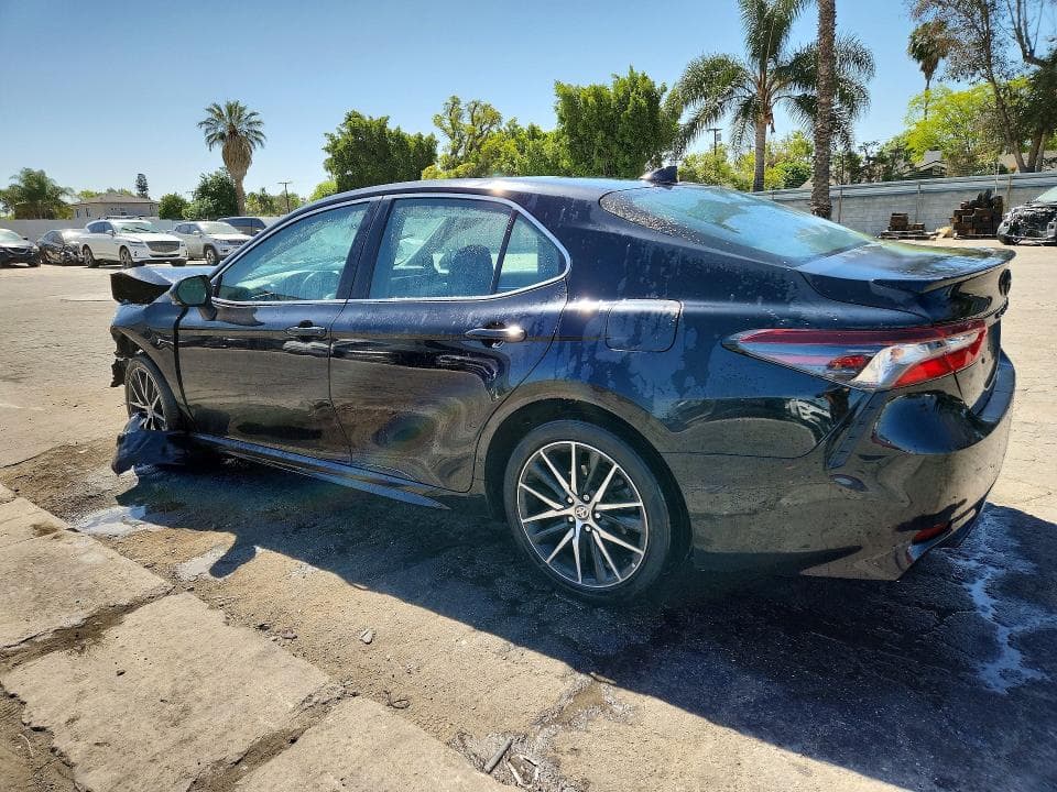 2023 TOYOTA CAMRY SE 2