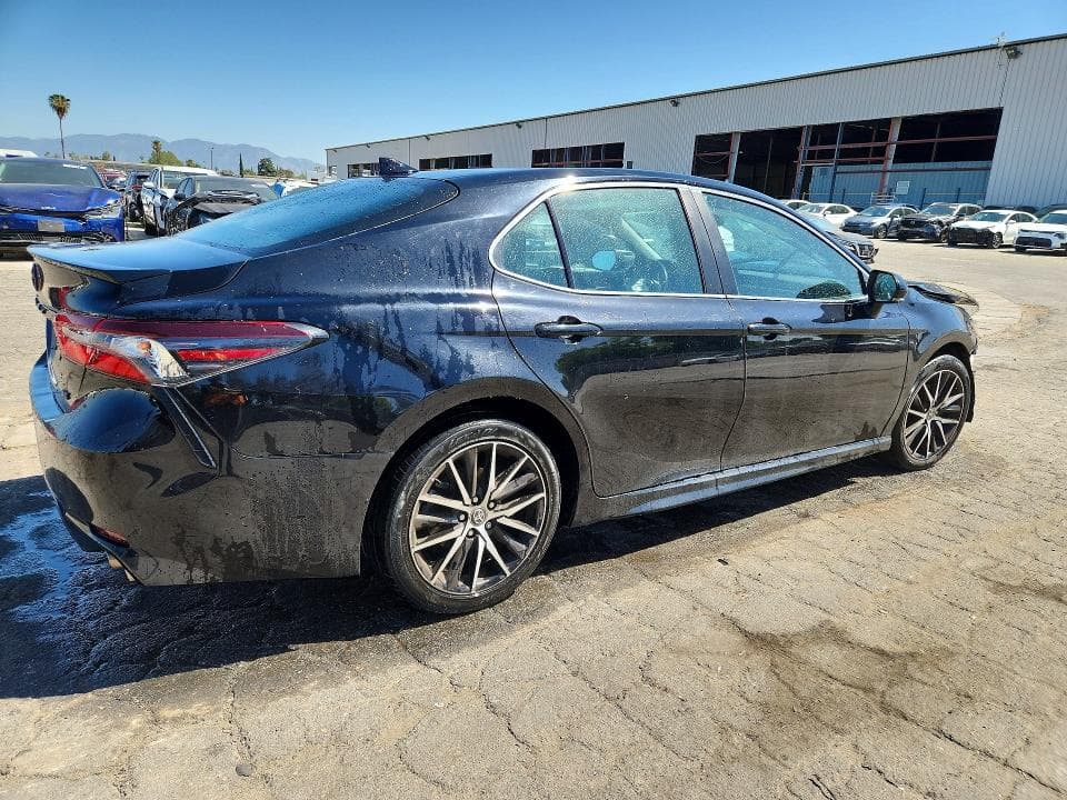 2023 TOYOTA CAMRY SE 3