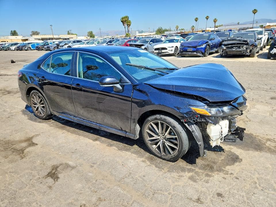 2023 TOYOTA CAMRY SE 4