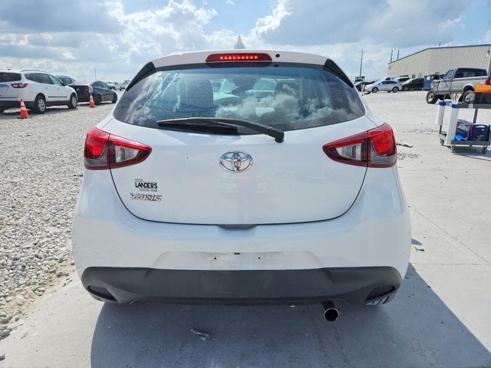 2020 TOYOTA YARIS HATCHBACK LE 6