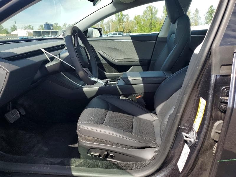 2025 TESLA MODEL 3 7