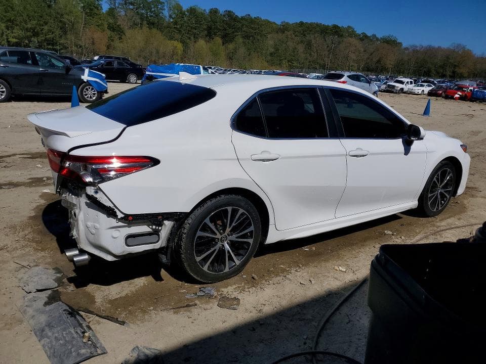 2019 TOYOTA CAMRY SE 3