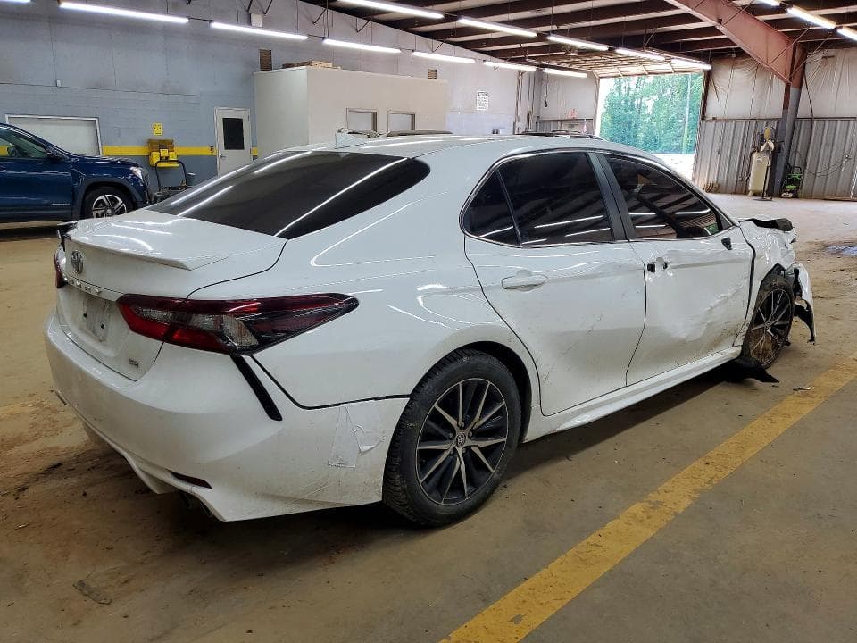 2021 TOYOTA CAMRY SE SE 3